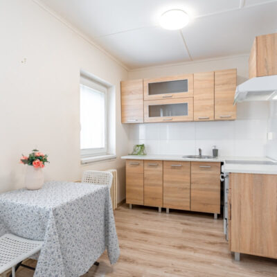 Sprzedaż nieruchomości a podatki to kluczowy aspekt do rozważenia przy kupnie przestronnej kuchni.